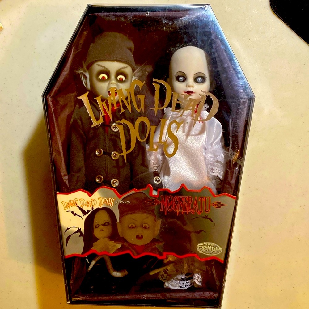 Living Dead Dolls Nosferatu & Victim Vampire